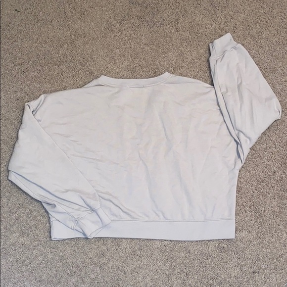 Deep V Cropped pull-over - Picture 6 of 6